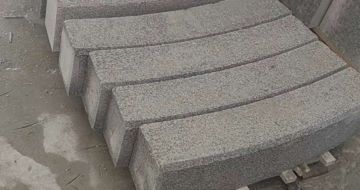 晋中芝麻白弧形路牙石