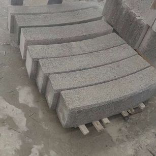 晋中芝麻白弧形路牙石