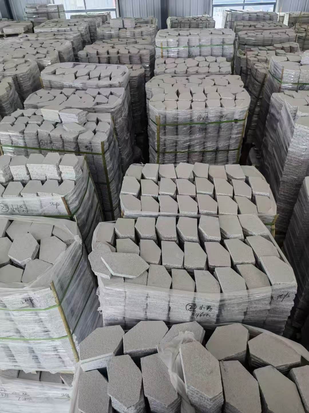 晋中芝麻白石材冰裂纹，碎拼。